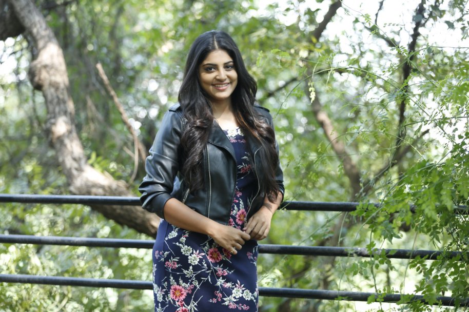 Manjima-Mohan-Interview-About-Saahasam-Swaasaga-Saagipo-Movie